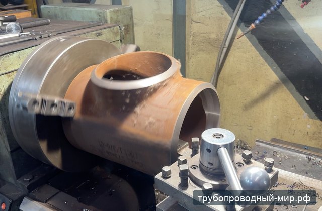 Сварной трубный узел после токарной обработки торцов и посадочных поверхностей